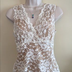 Beautiful cream lace Cabi top med